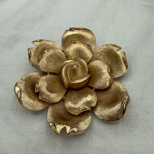 Vintage Crown Trifari Rose Brooch Brushed Gold Large Signed 3D Bloom Flower Pin